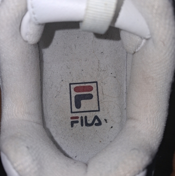 Fila Classic White Leather Sneakers On A Mens 11.5. Great Condition main image 4